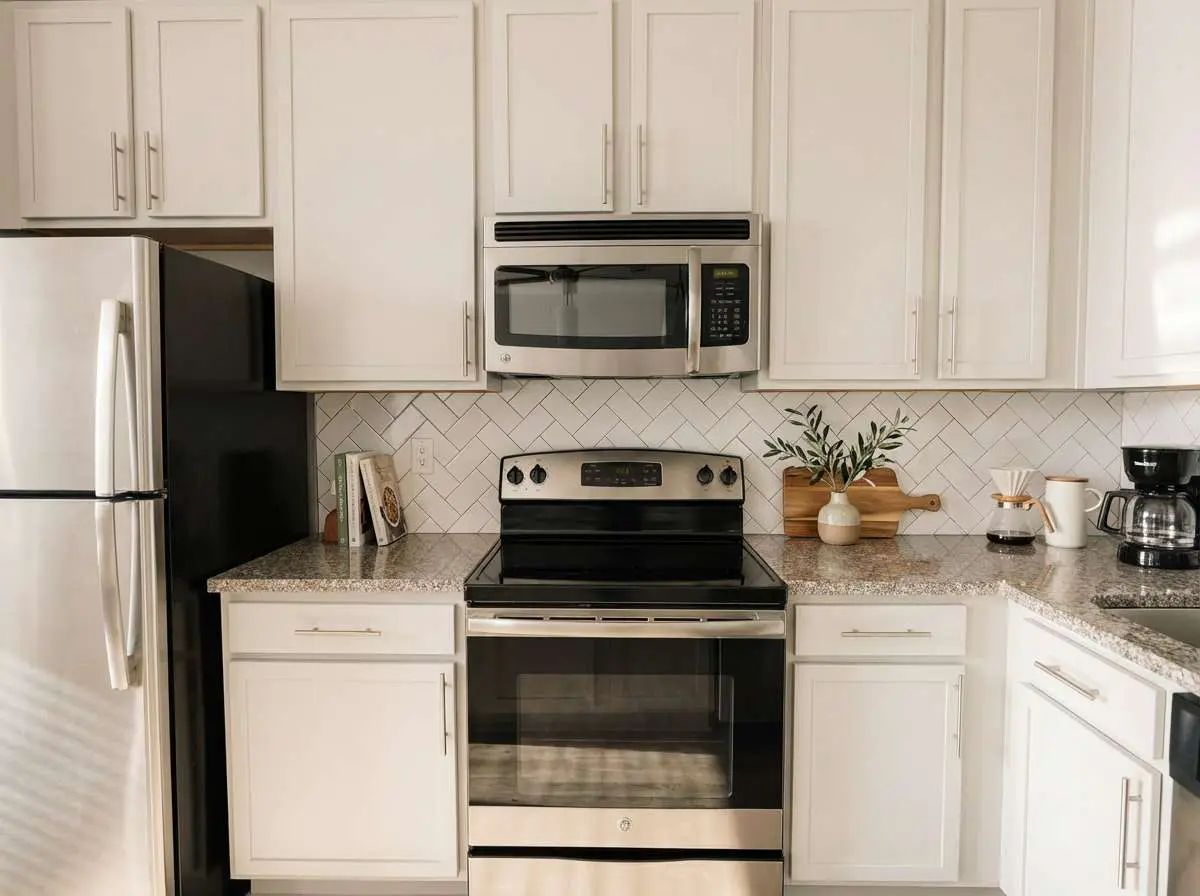 Boulevard Stays Midtown 1BR Pool, Gym, Parking 01