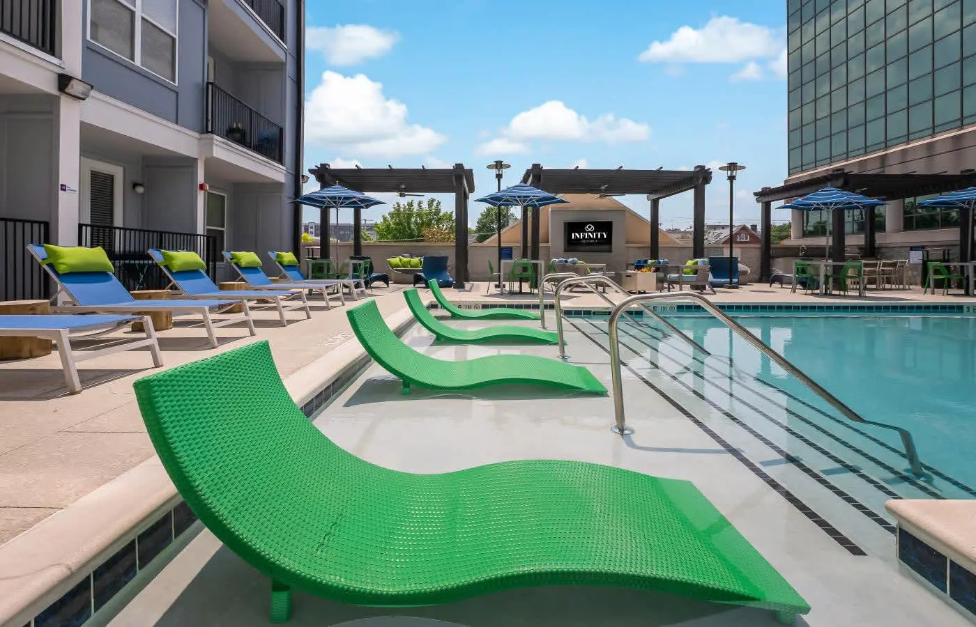 Boulevard Stays Midtown 1BR Pool, Gym, Parking 05