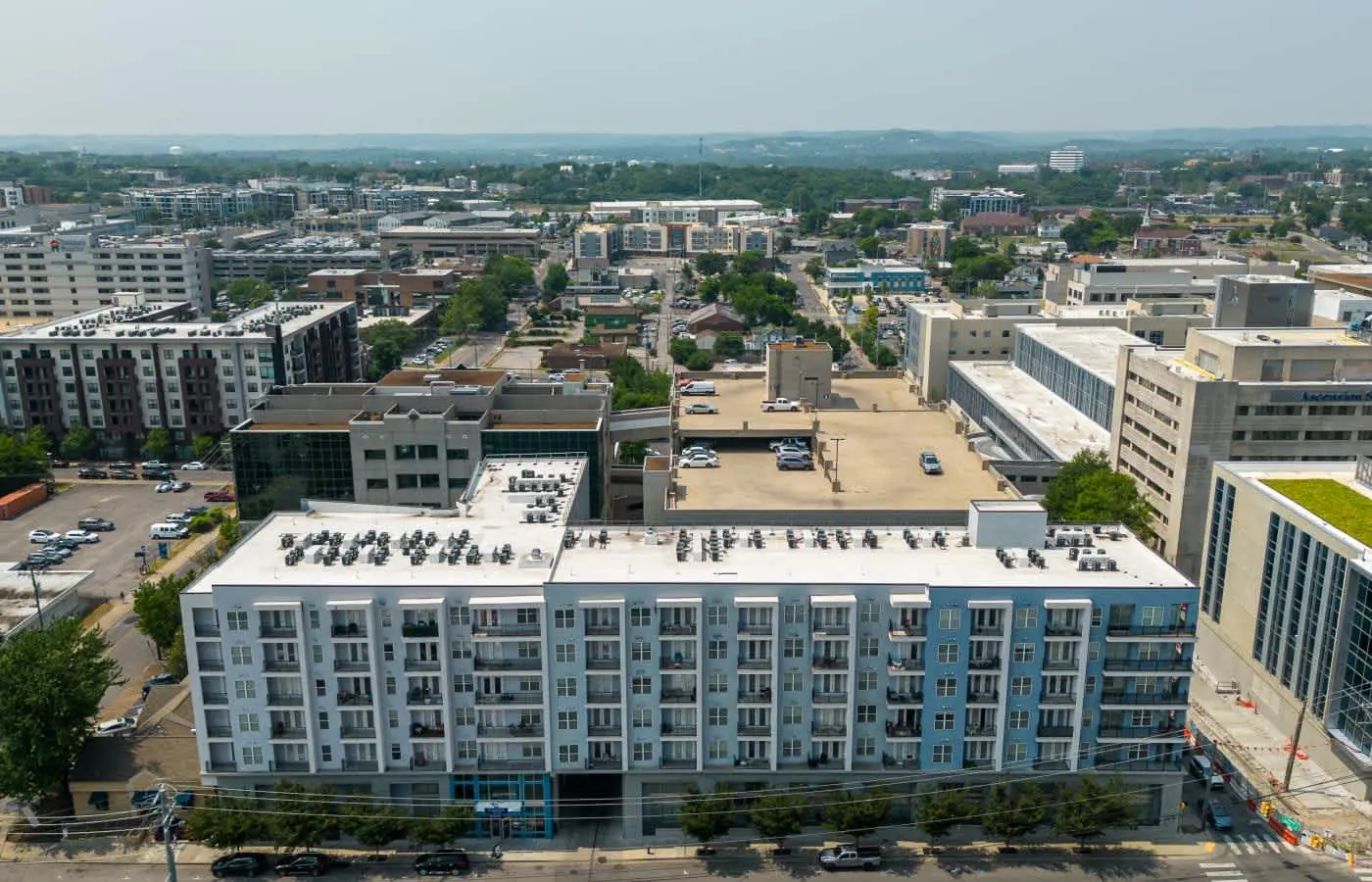 Boulevard Stays Midtown 1BR Pool, Gym, Parking 05