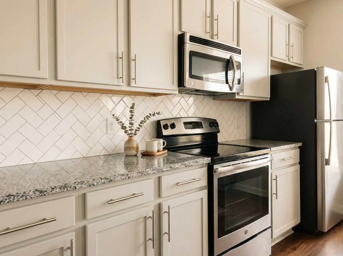 Boulevard Stays Midtown 1BR Pool, Gym, Parking 05