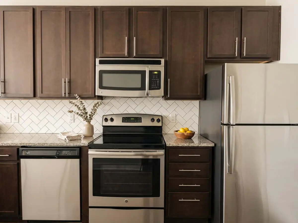 Boulevard Stays Midtown 1BR Pool, Gym, Parking 06