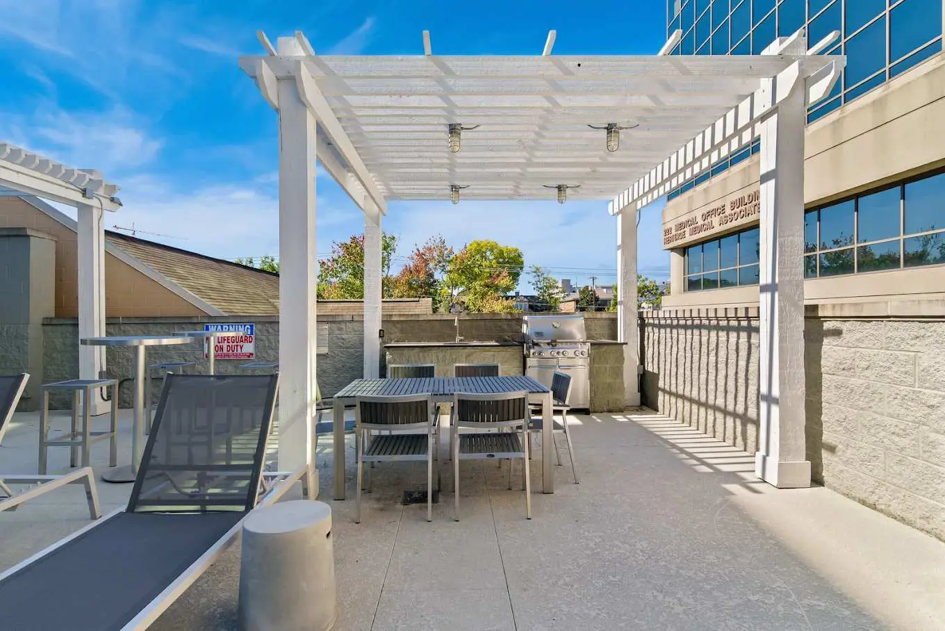 Boulevard Stays Midtown 1BR Pool, Gym, Parking 06