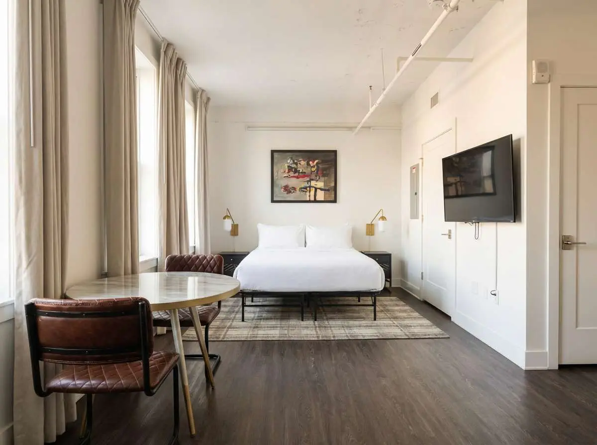 Boulevard Stays Downtown Nashville Studio