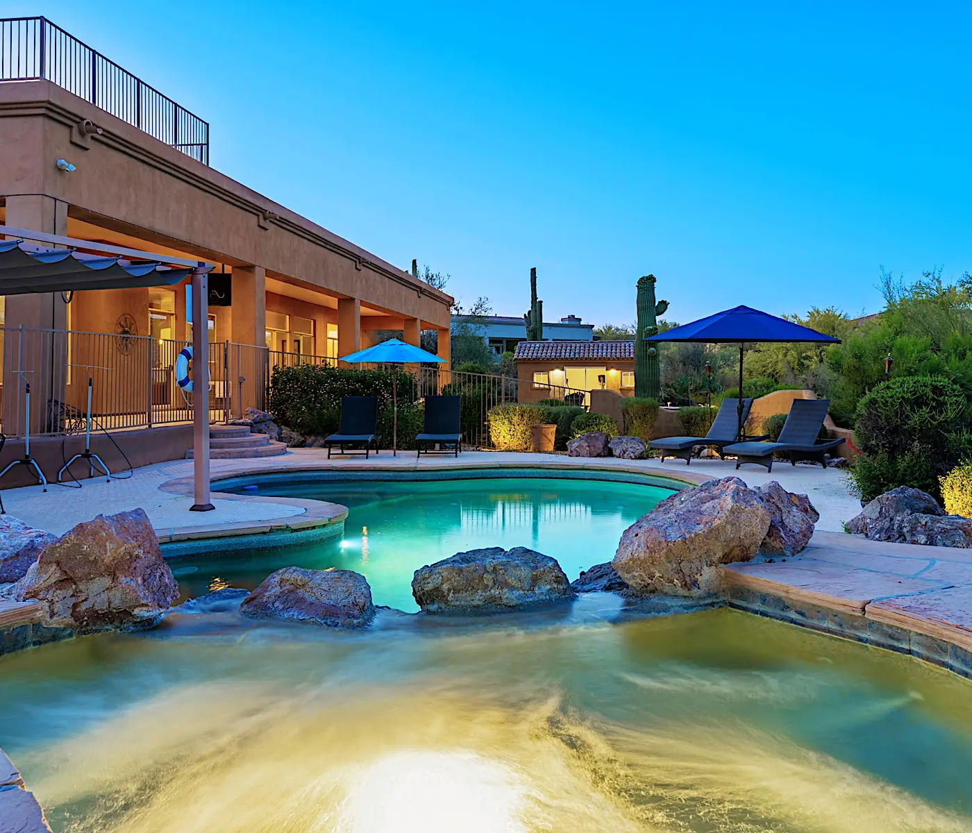 Pinnacle Peak Estate