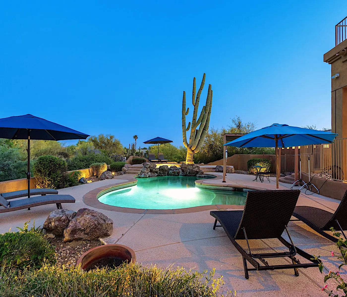 Pinnacle Peak Estate