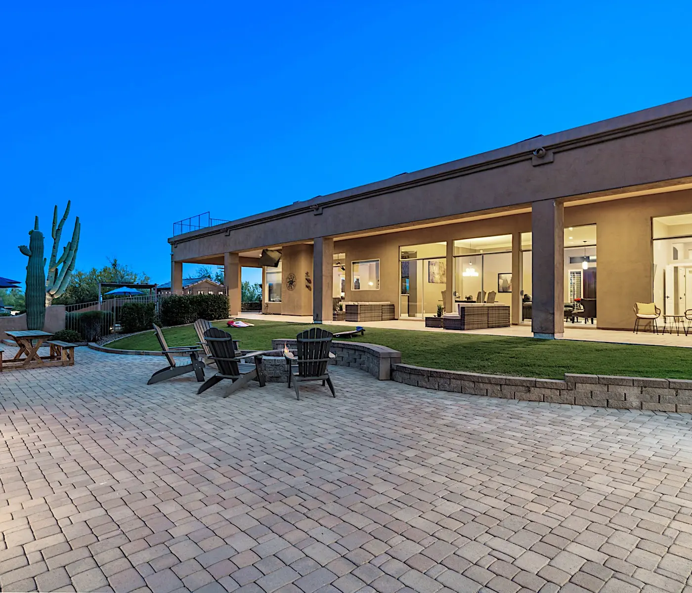 Pinnacle Peak Estate