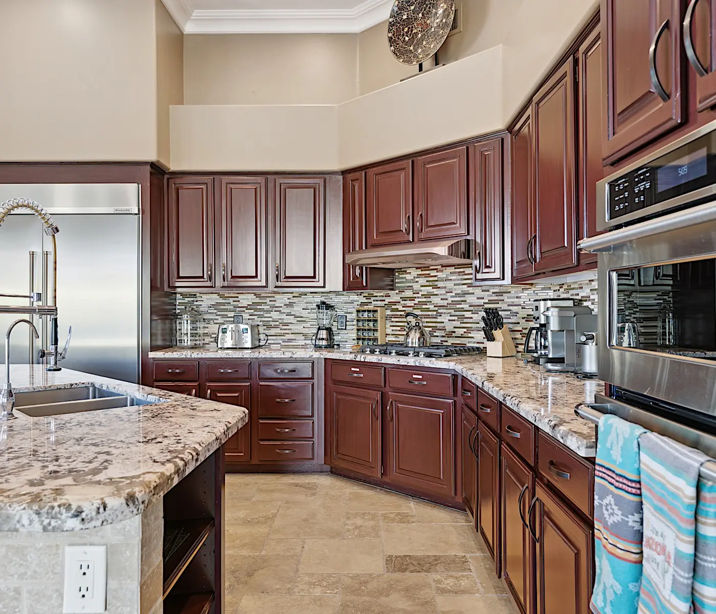 Pinnacle Peak Estate