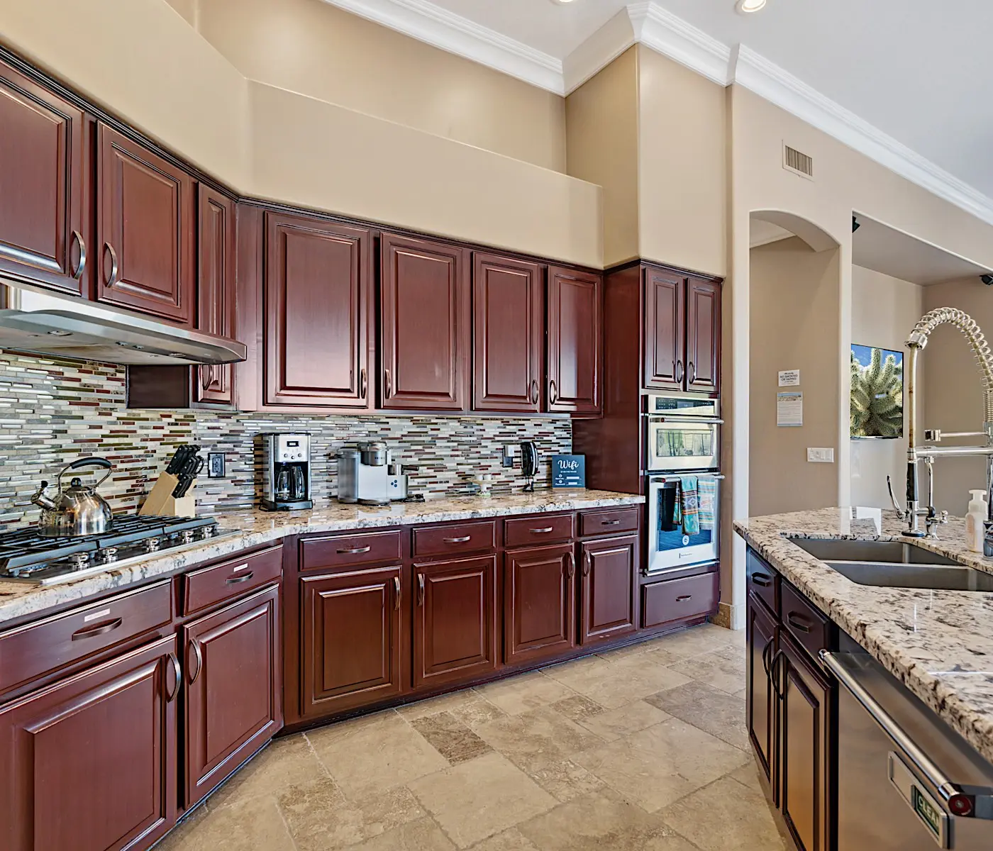 Pinnacle Peak Estate