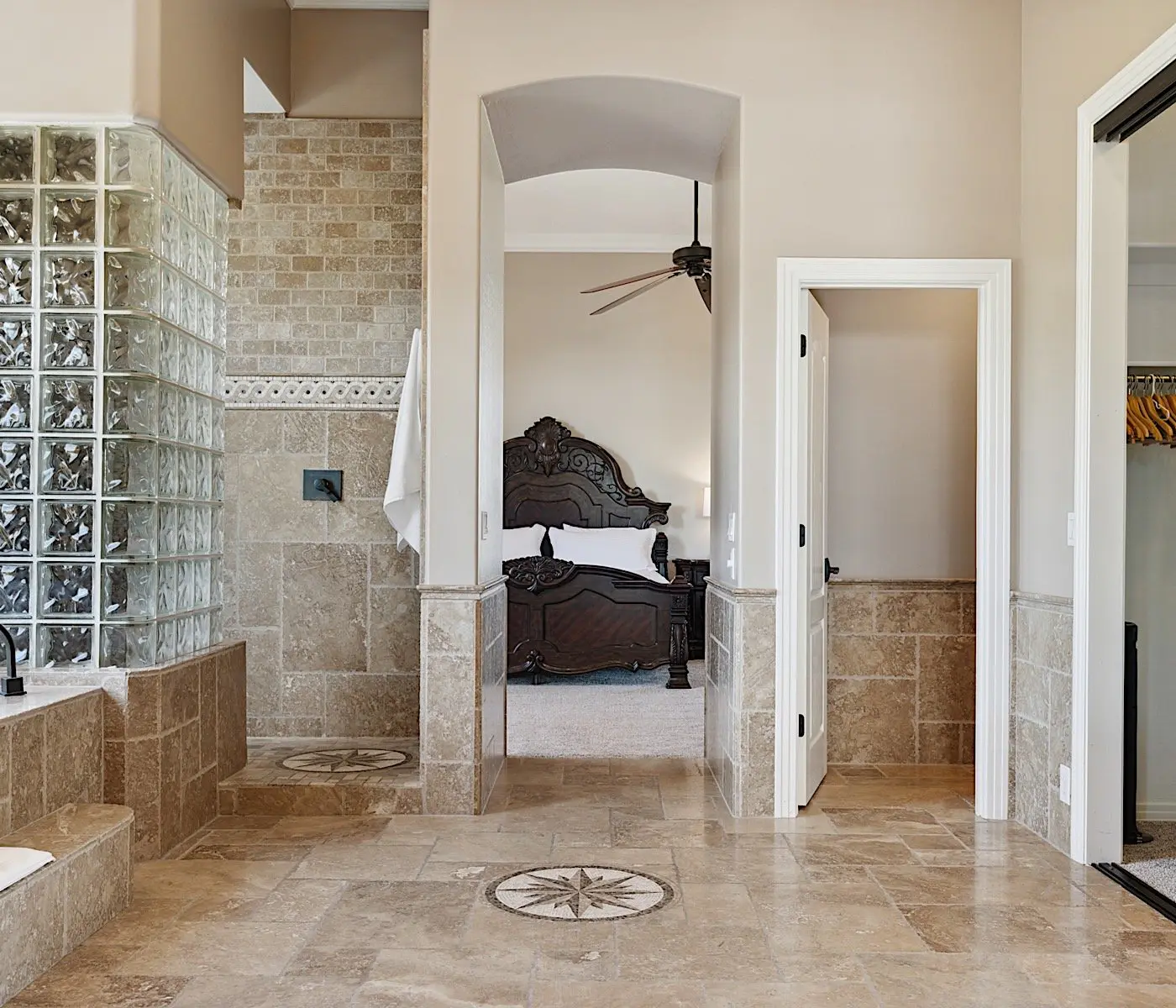 Pinnacle Peak Estate