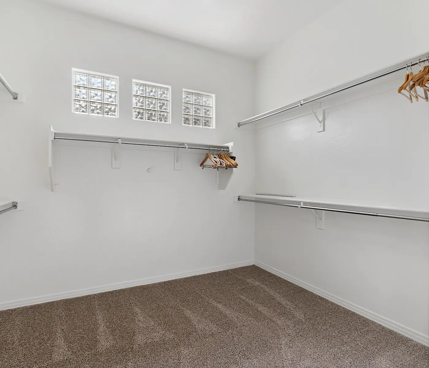 Pinnacle Peak Estate