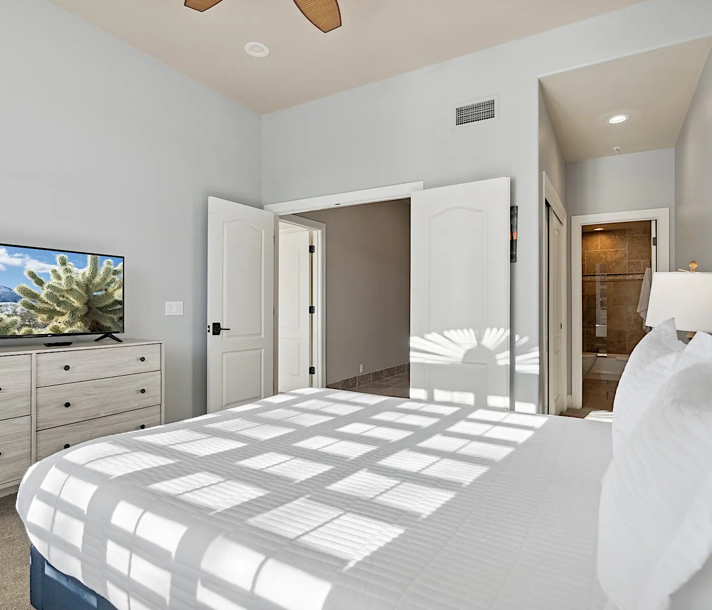 Pinnacle Peak Estate