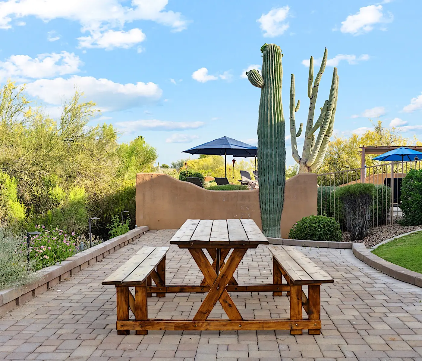 Pinnacle Peak Estate