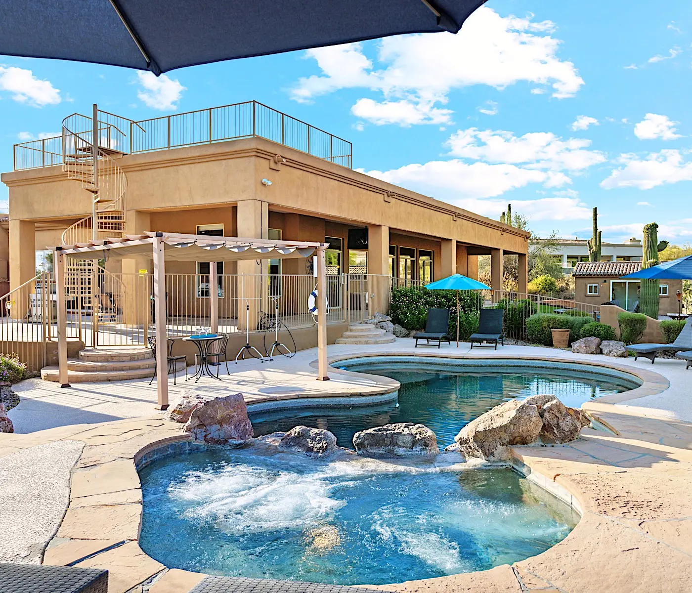 Pinnacle Peak Estate