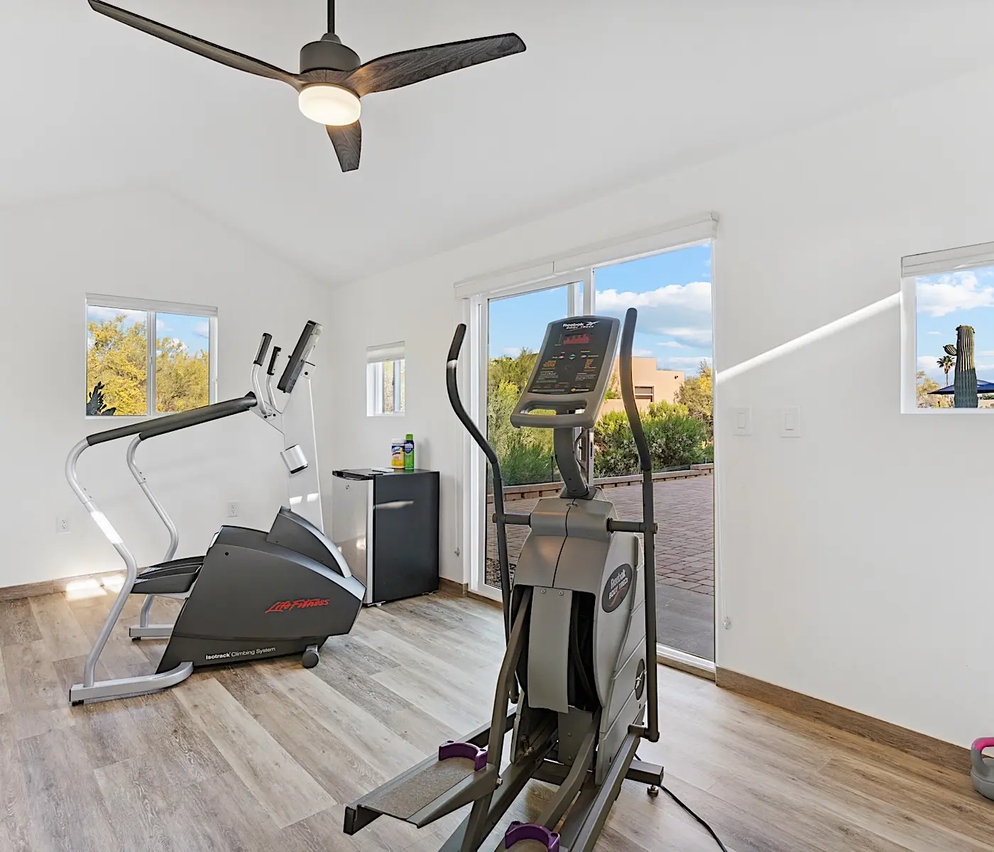 Pinnacle Peak Estate