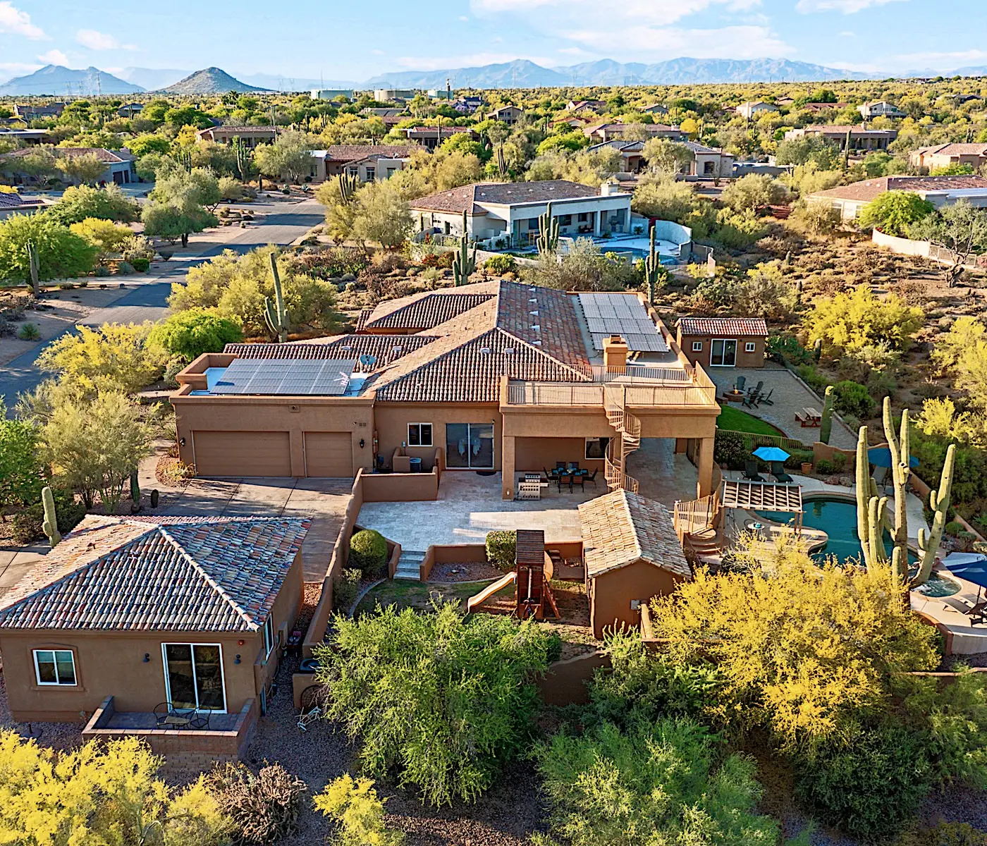 Pinnacle Peak Estate