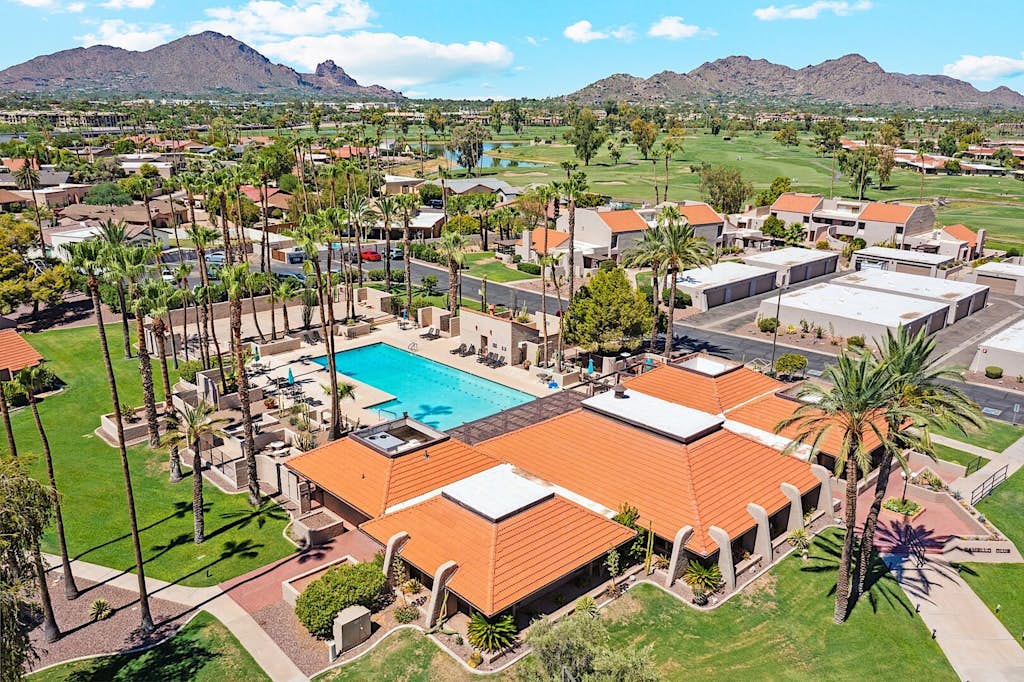 Casita Dos - 3BR, 2BA Condo w/ Garden Patio * Heated Community Pool