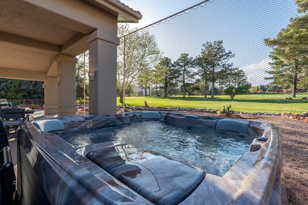 New Listing Oak Creek Gem 3 Bed Jacuzzi On The Golf Course