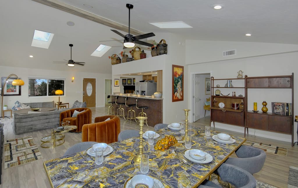 Bohemian Rhapsody Retreat ~ 2 Bed 3 Bath With Game and Theatre Room