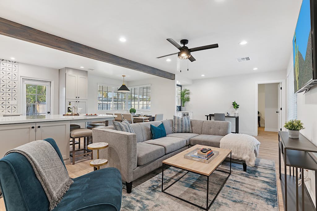 Uptown Max and Relax - Contemporary, Upgraded Home, Great Backyard for Entertaining!