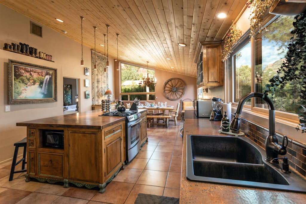 Meadow Lark Trail 3BD 2BA W/ Jacuzzi in THE best location