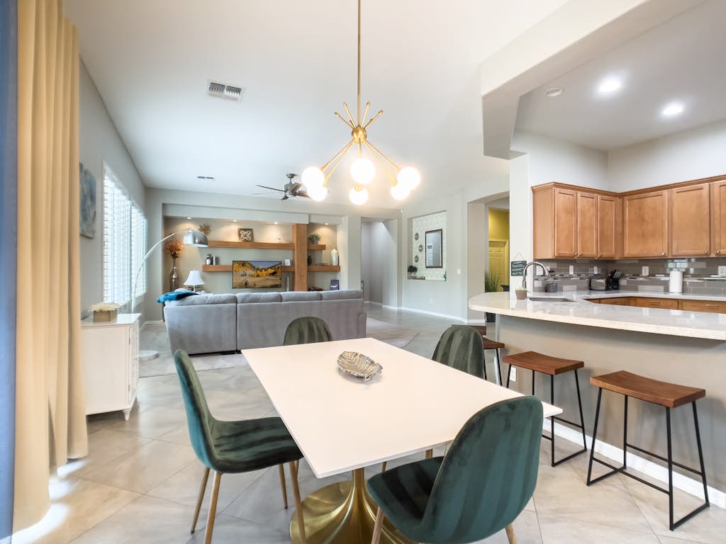 Modern Anthem Allure - Perfect Home Away From Home