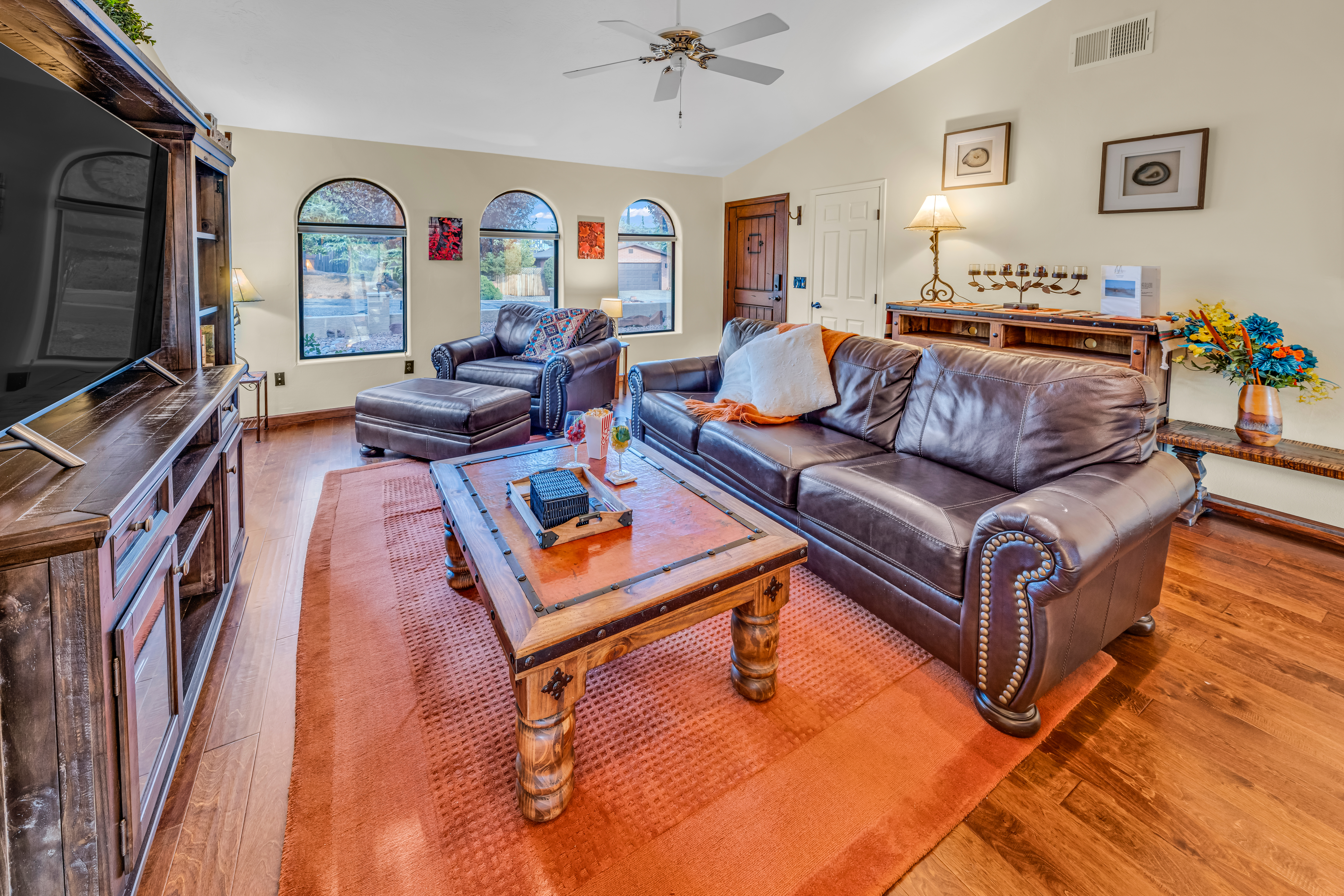 Harmony Hills ~ Newly Furnished Red Rock Views