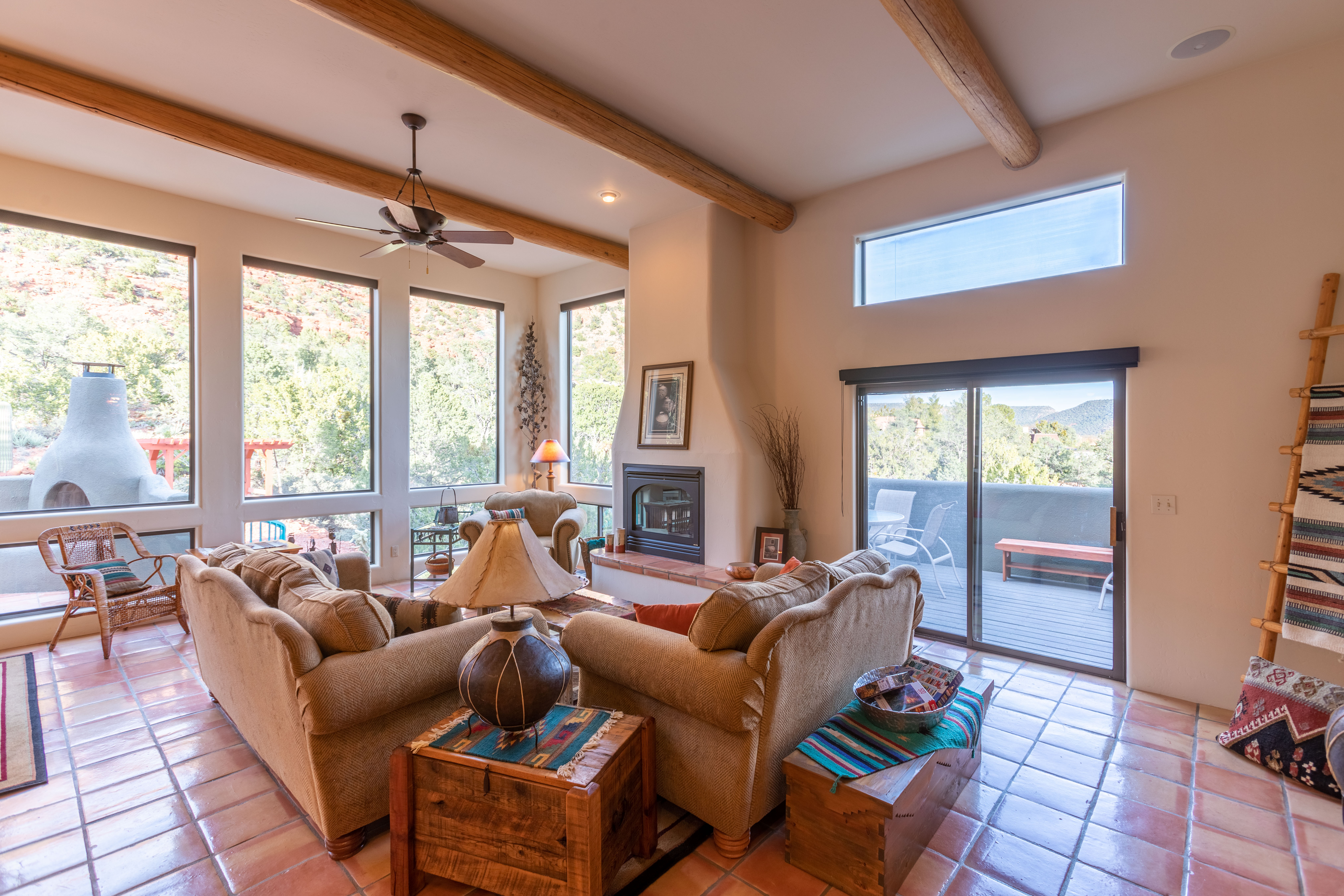 Castle Rock Abode ~ Hiking In Your Back Yard