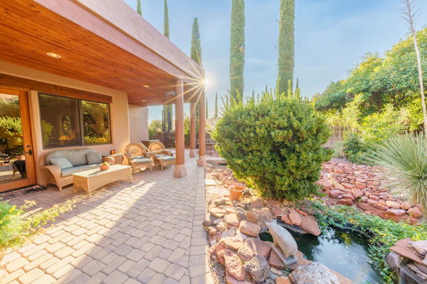 Oasis at Chapel Rock | Iconic Views of Chapel, Hot Tub & 3 King Suites