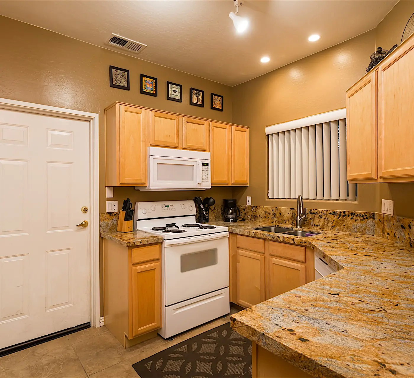 AZ Nirvana Townhouse