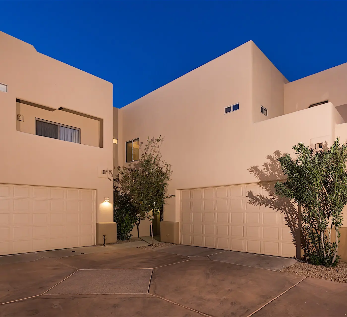 AZ Nirvana Townhouse