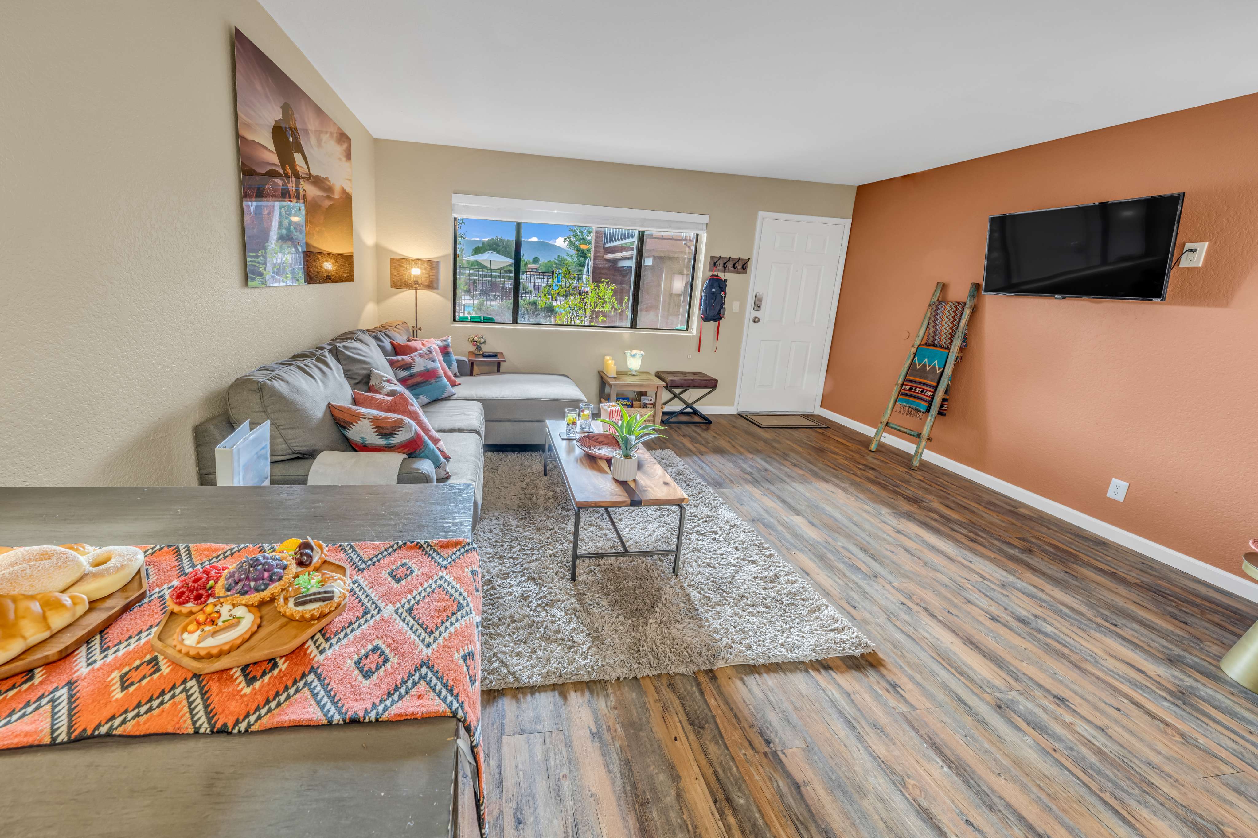 Red Rock Casita~1BD/1BA Condo Oak Creek Walking Distance To Everything!