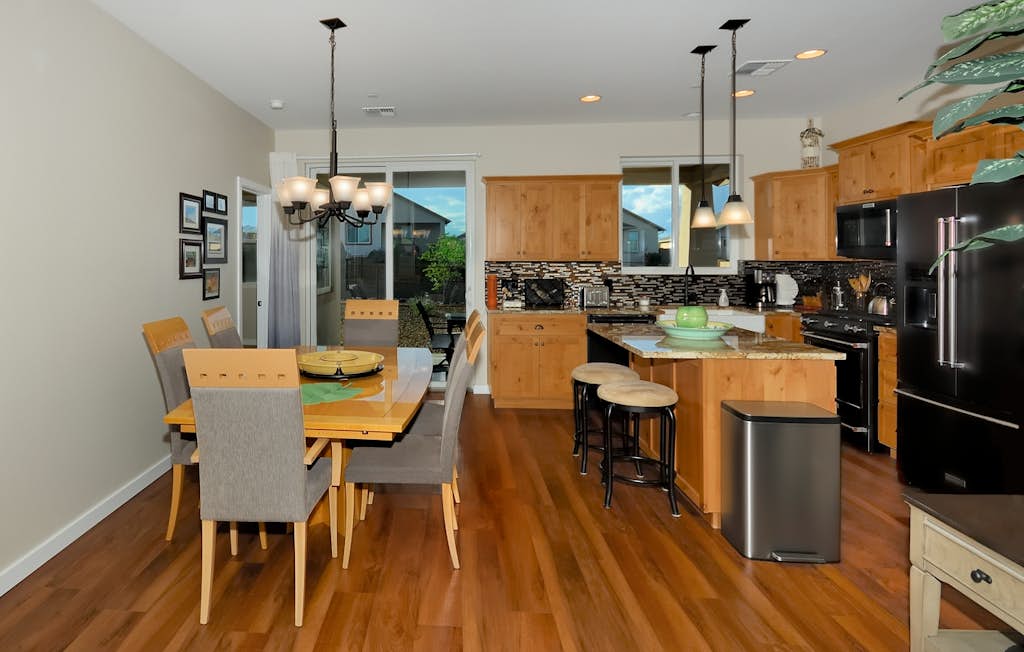 Perfect Location For 5 Surrounding Towns ~ 1 Minute Walk To Golf