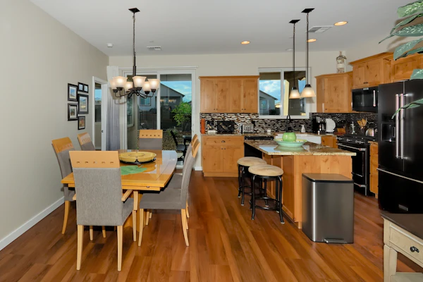 Perfect Location For 5 Surrounding Towns ~ 1 Minute Walk To Golf