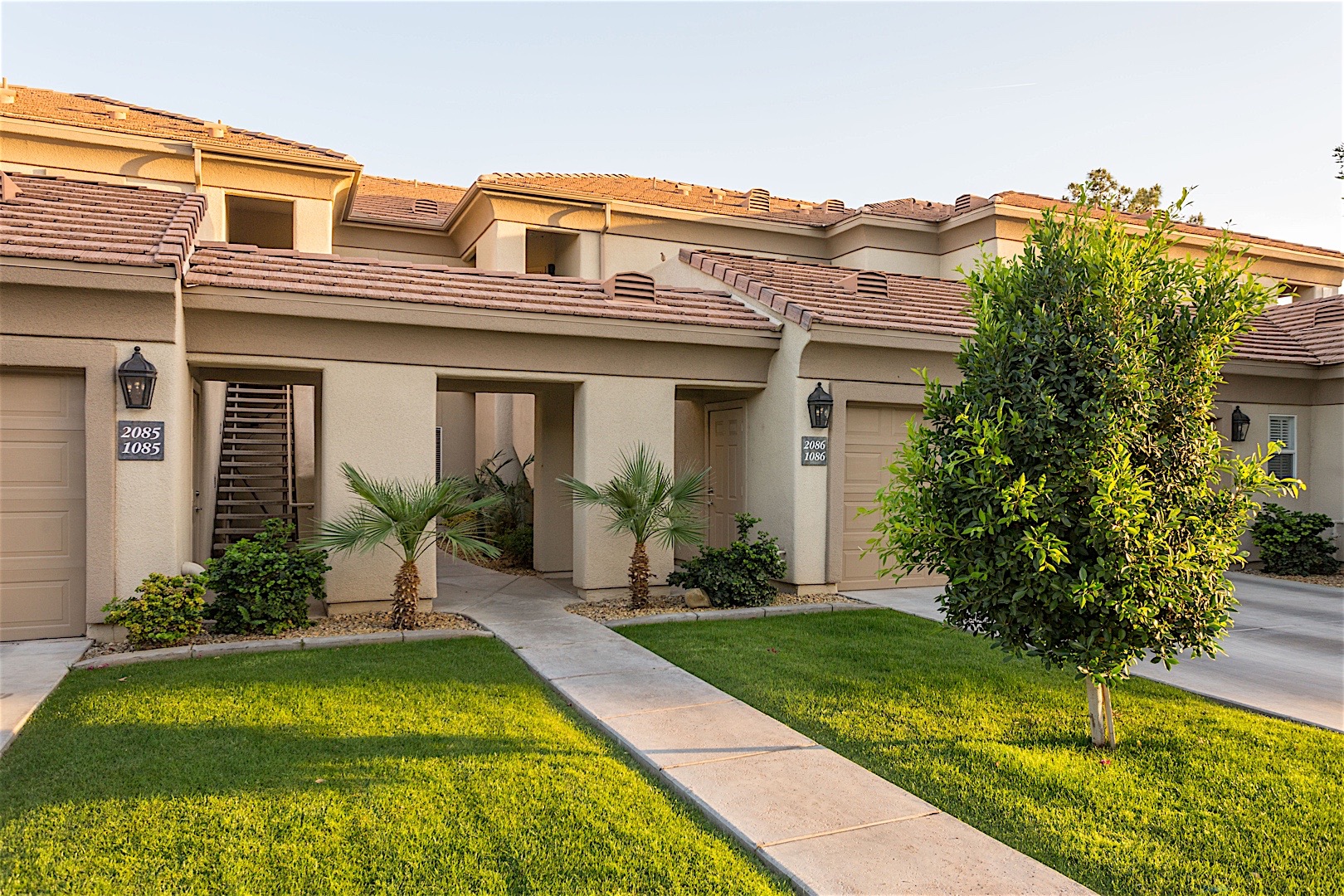 Spectacular 2 BR Condo/ Arrowhead Gold Condo