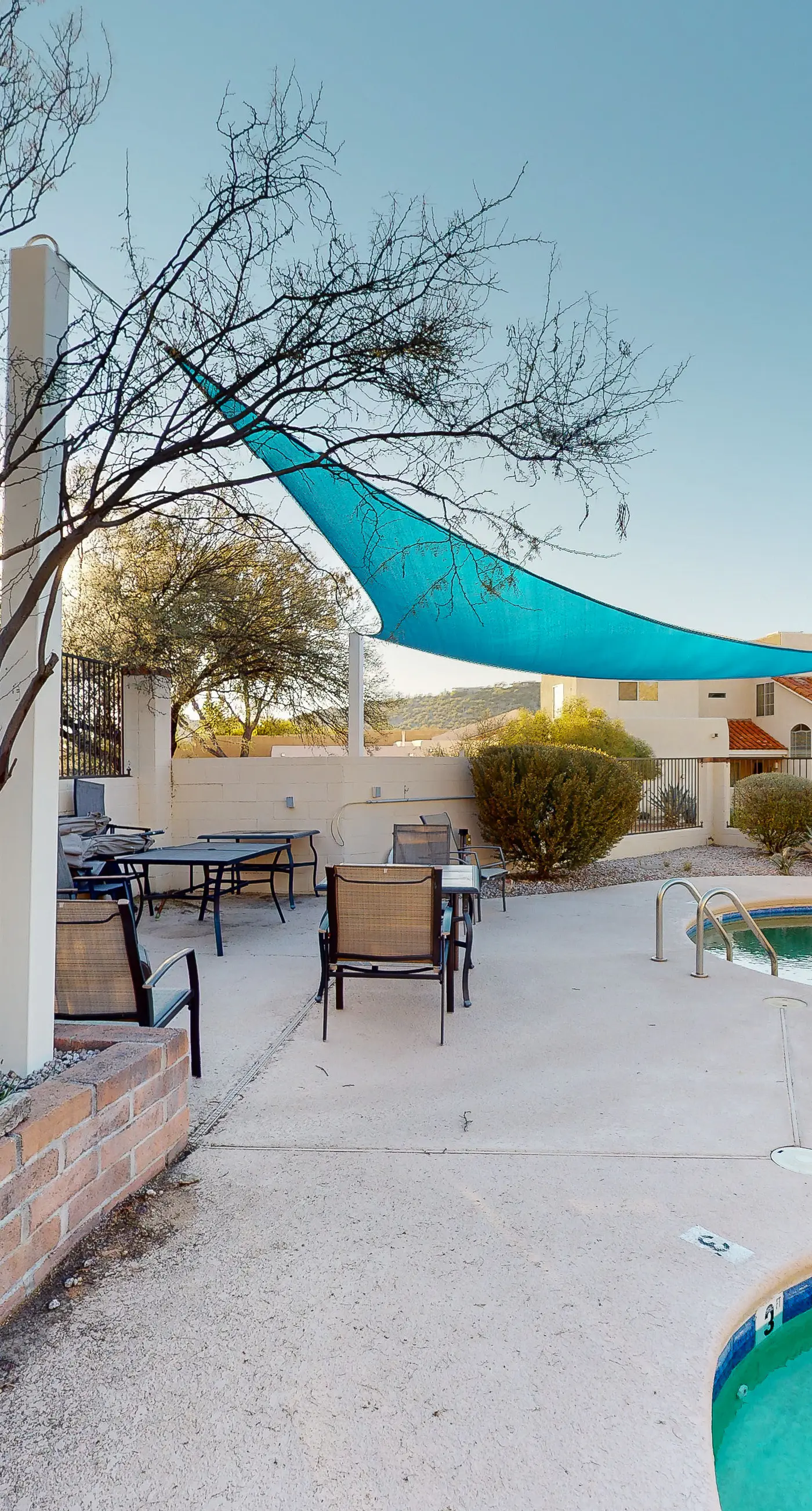 Calle Bartinez Oasis