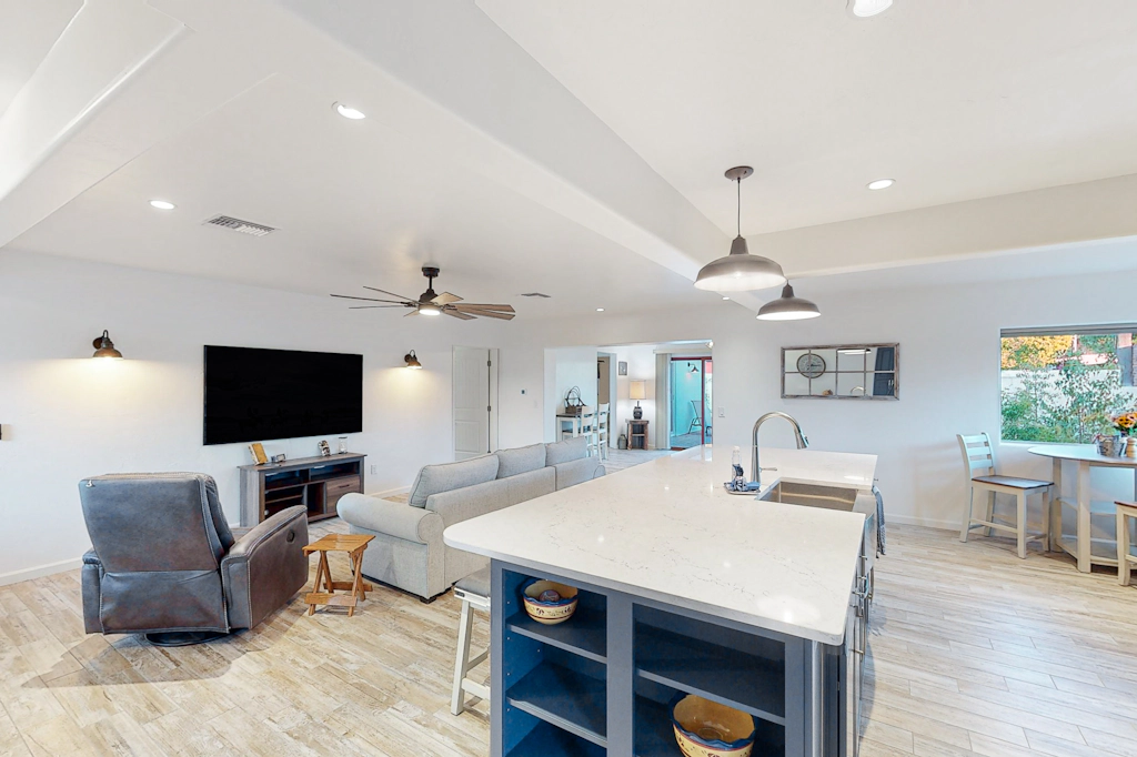 Between The U & The Zoo