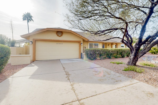 Mountain-view home with pool, furnished patio, washer/dryer & central AC