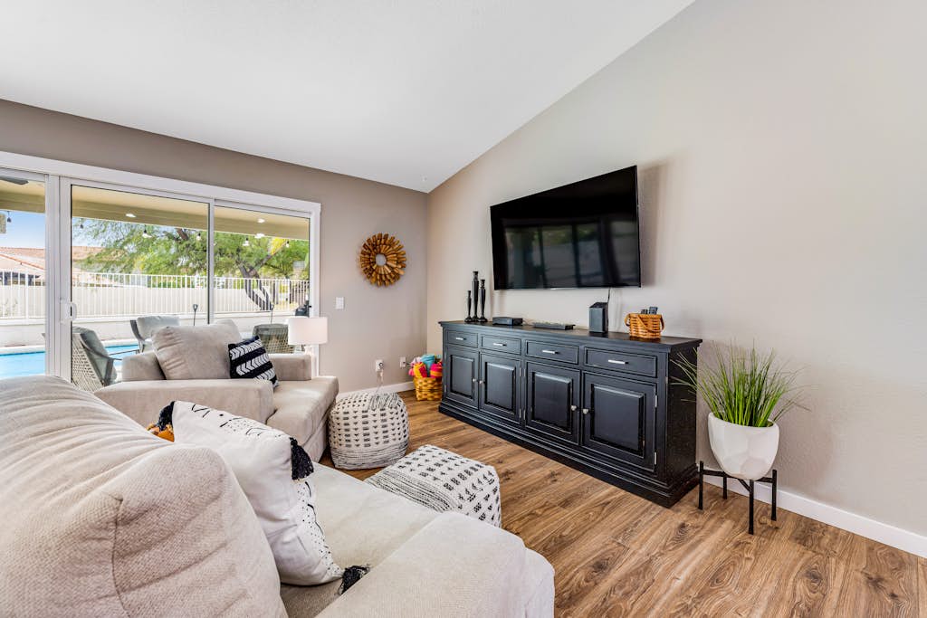 Desert stay with a private pool, grill, washer/dryer, & central AC