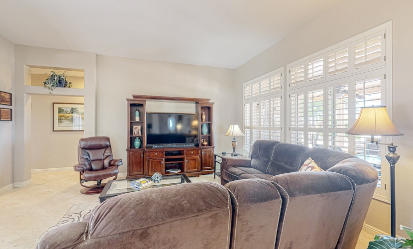 Inviting home with full kitchen, patio, central AC, & W/D