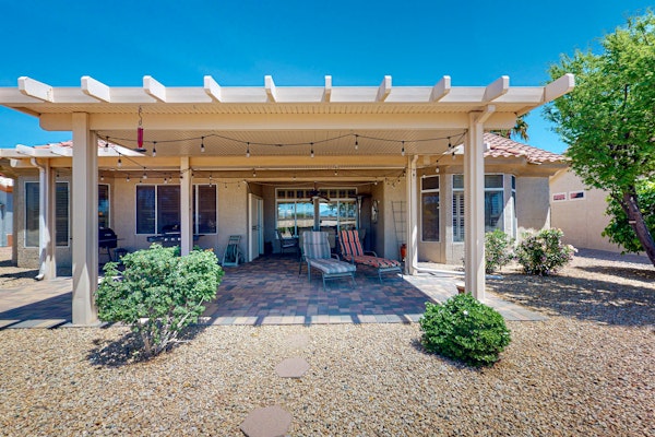 Inviting home with full kitchen, patio, central AC, & W/D