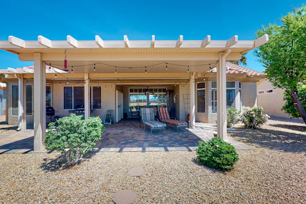 Inviting home with full kitchen, patio, central AC, & W/D