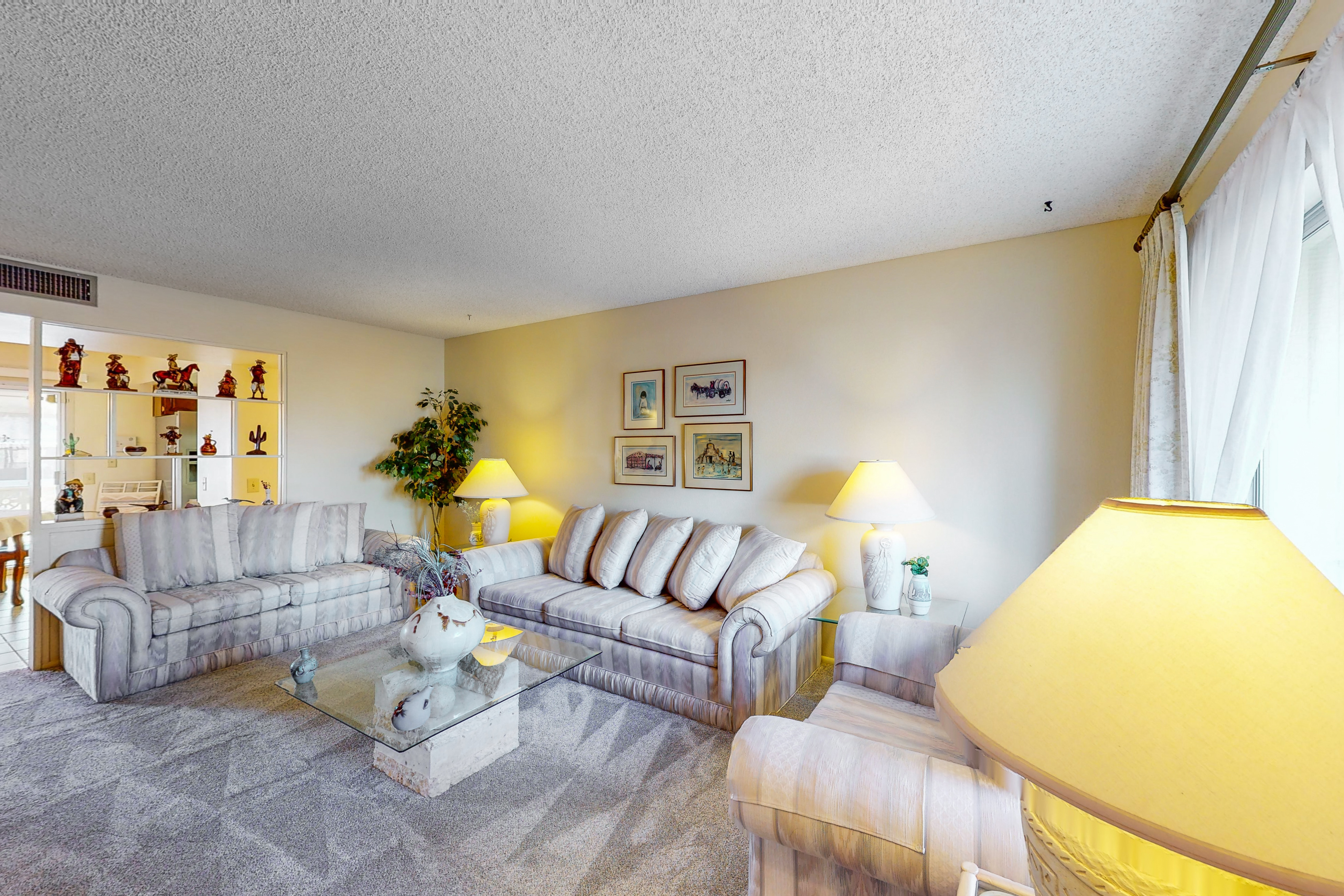 Comfortable stay with a pool, tennis court, and gym access, washer/dryer, & AC