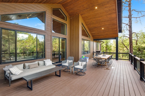 Stunning Torreon home with expansive deck, grill, fireplace, & AC