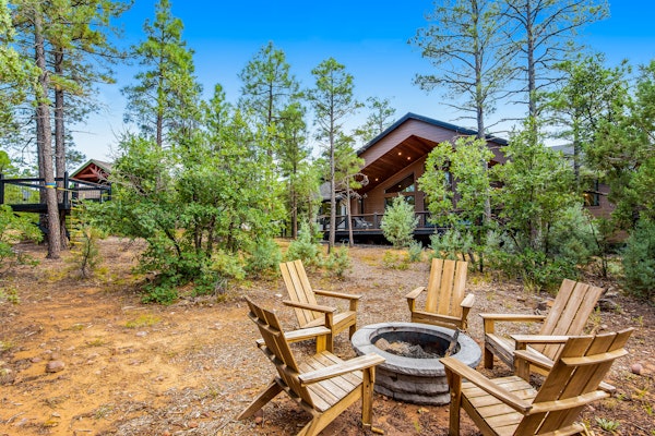 Stunning Torreon home with expansive deck, grill, fireplace, & AC