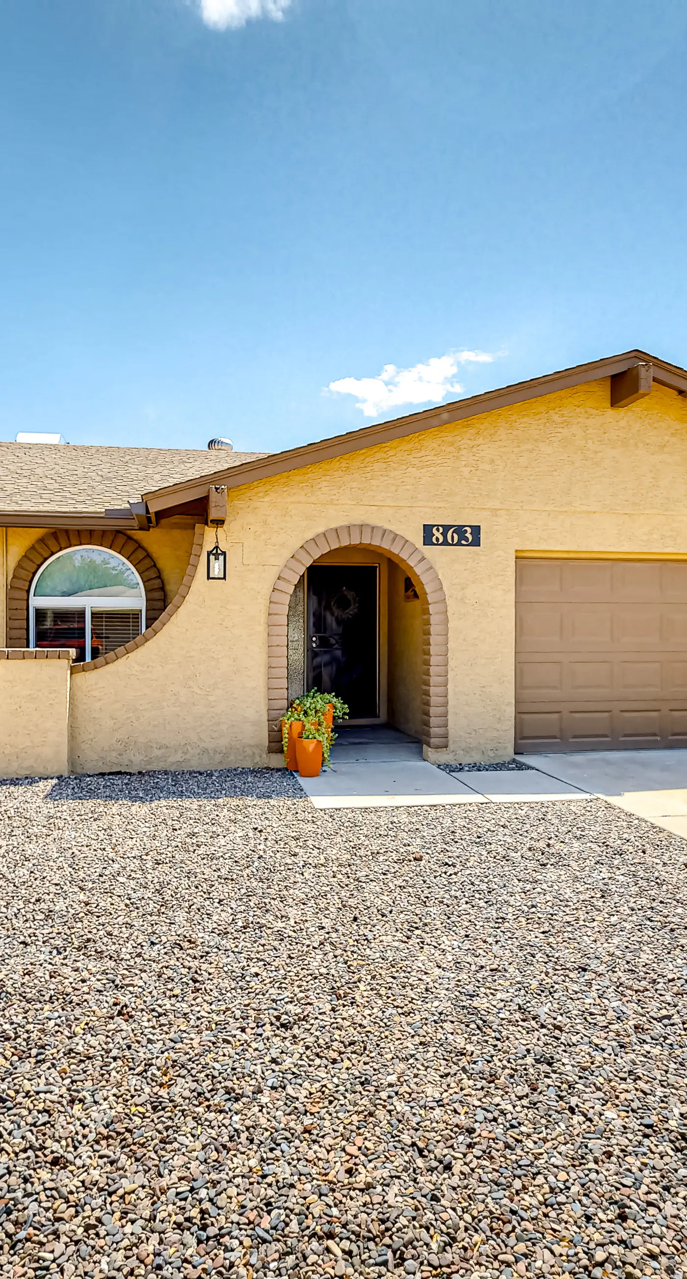 WeeCasa-Poolside Paradise