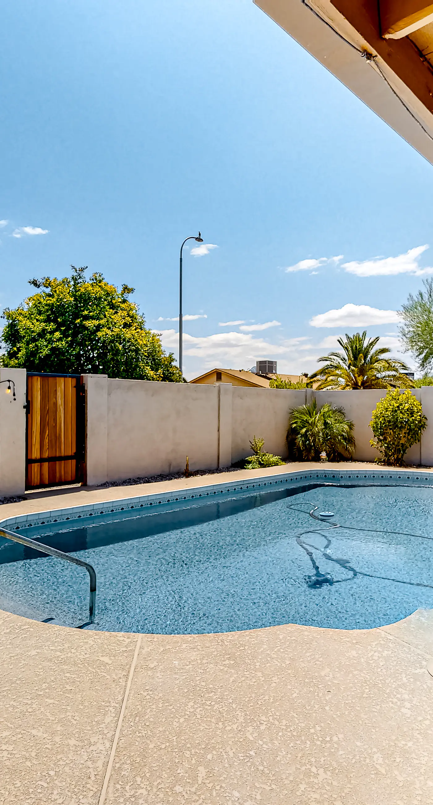 WeeCasa-Poolside Paradise