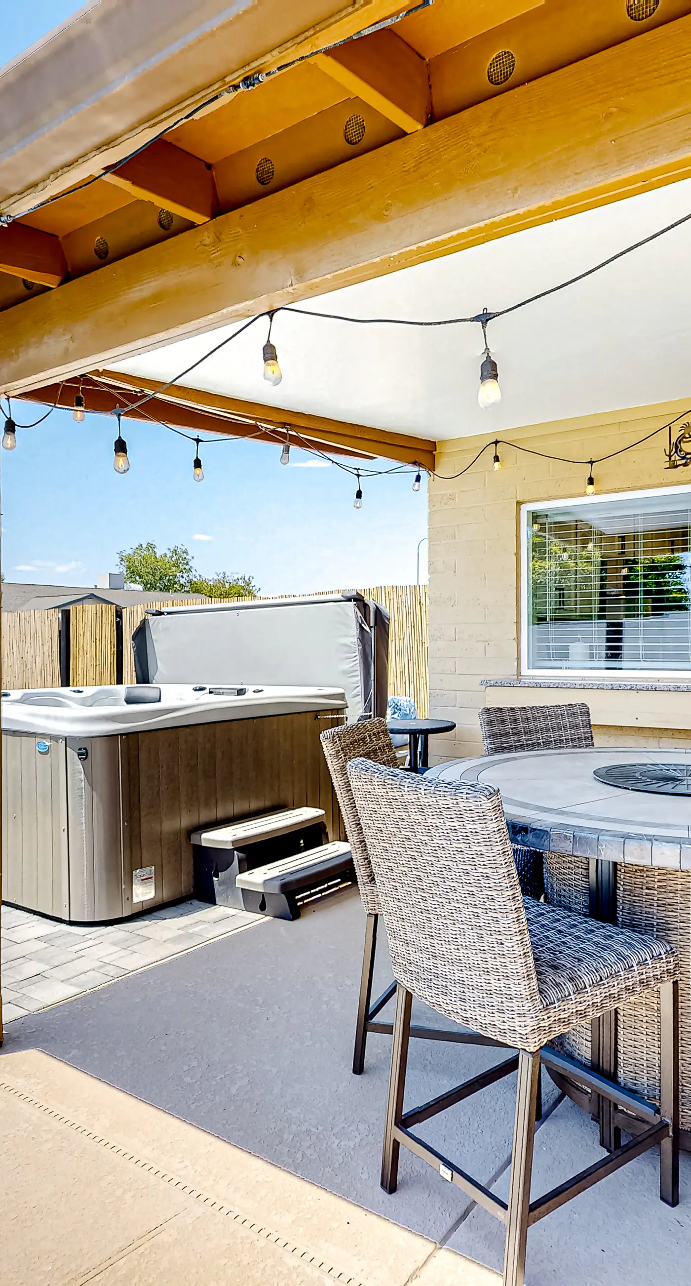 WeeCasa-Poolside Paradise