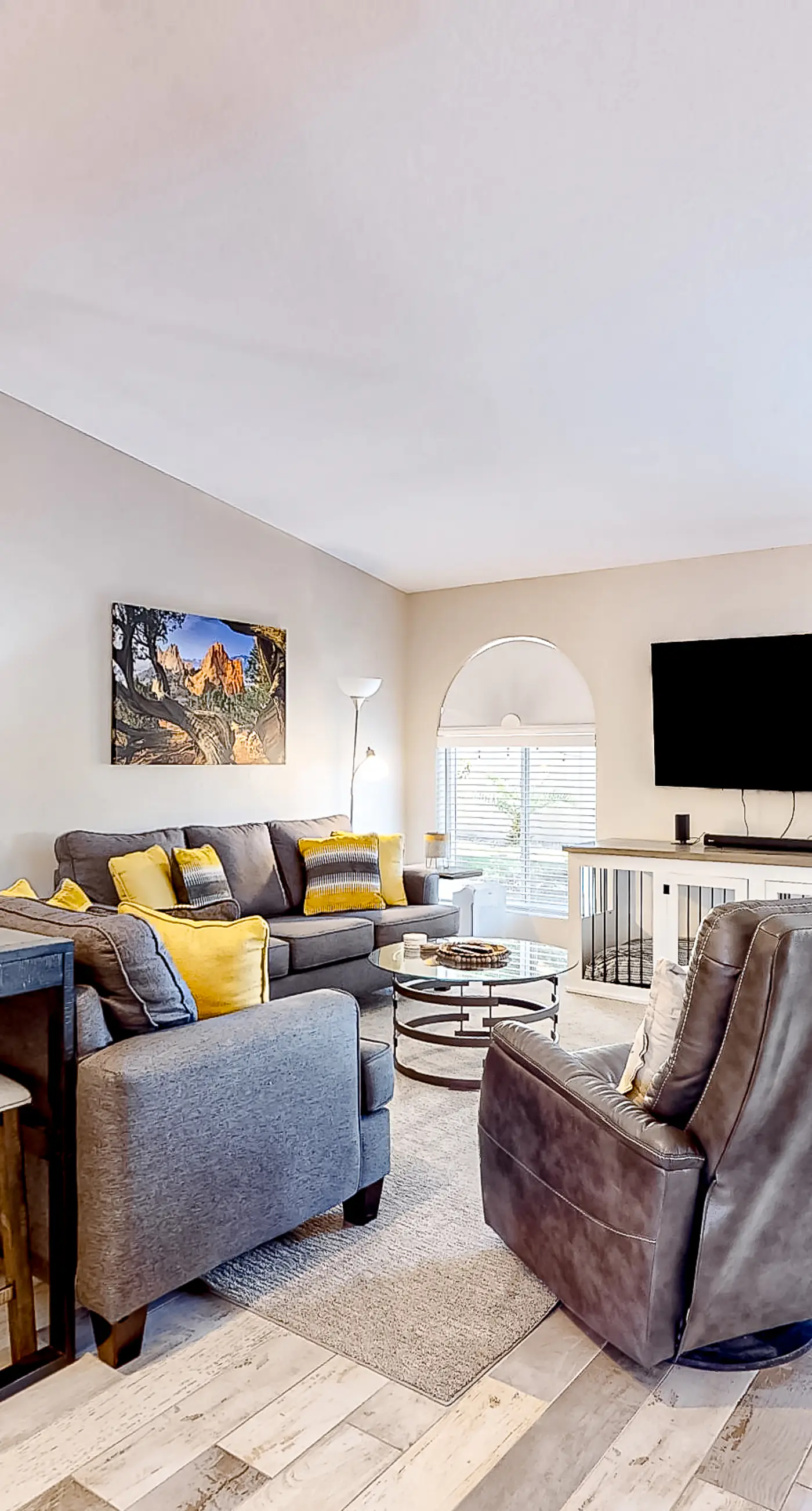 WeeCasa-Poolside Paradise