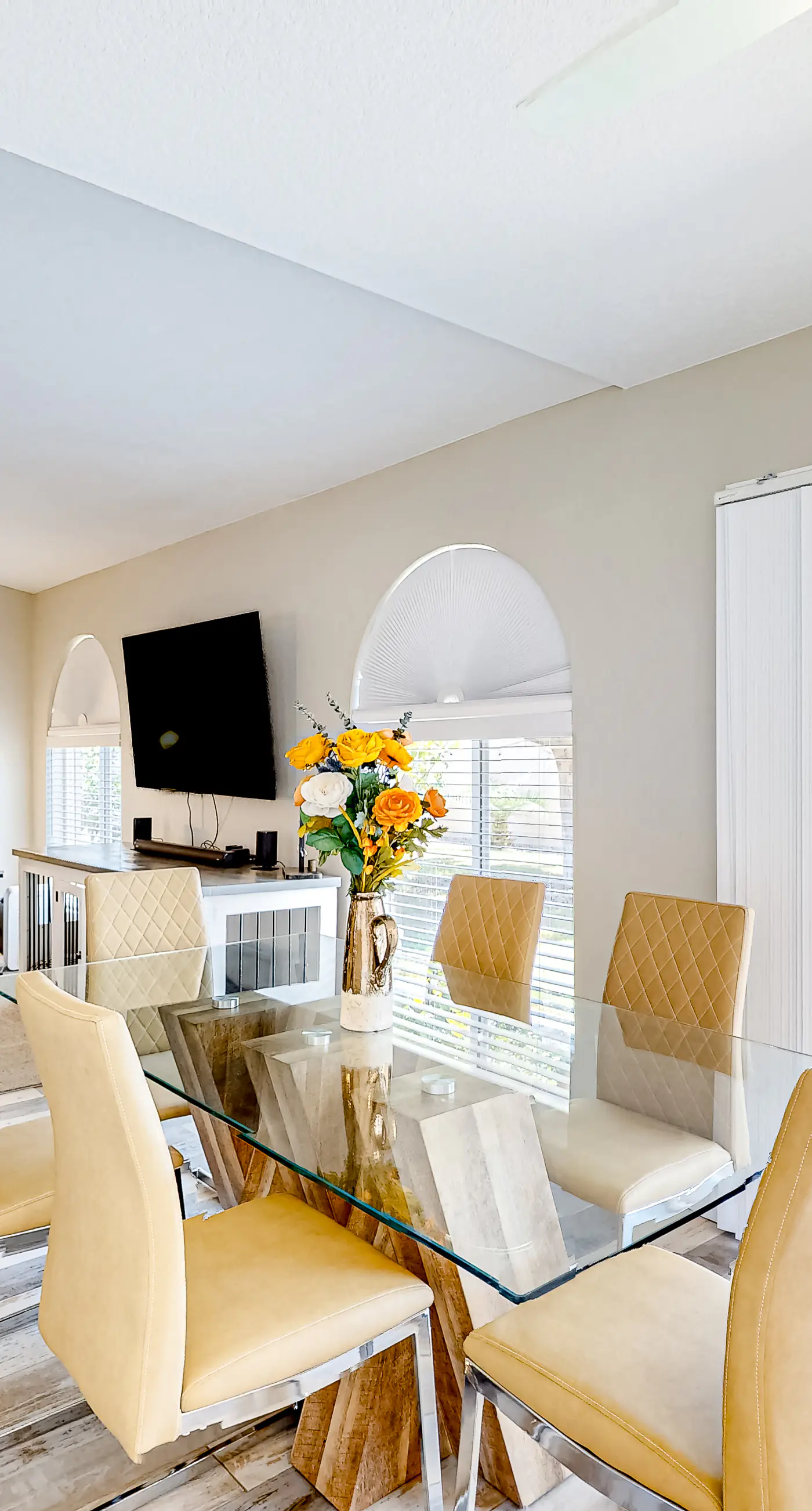 WeeCasa-Poolside Paradise