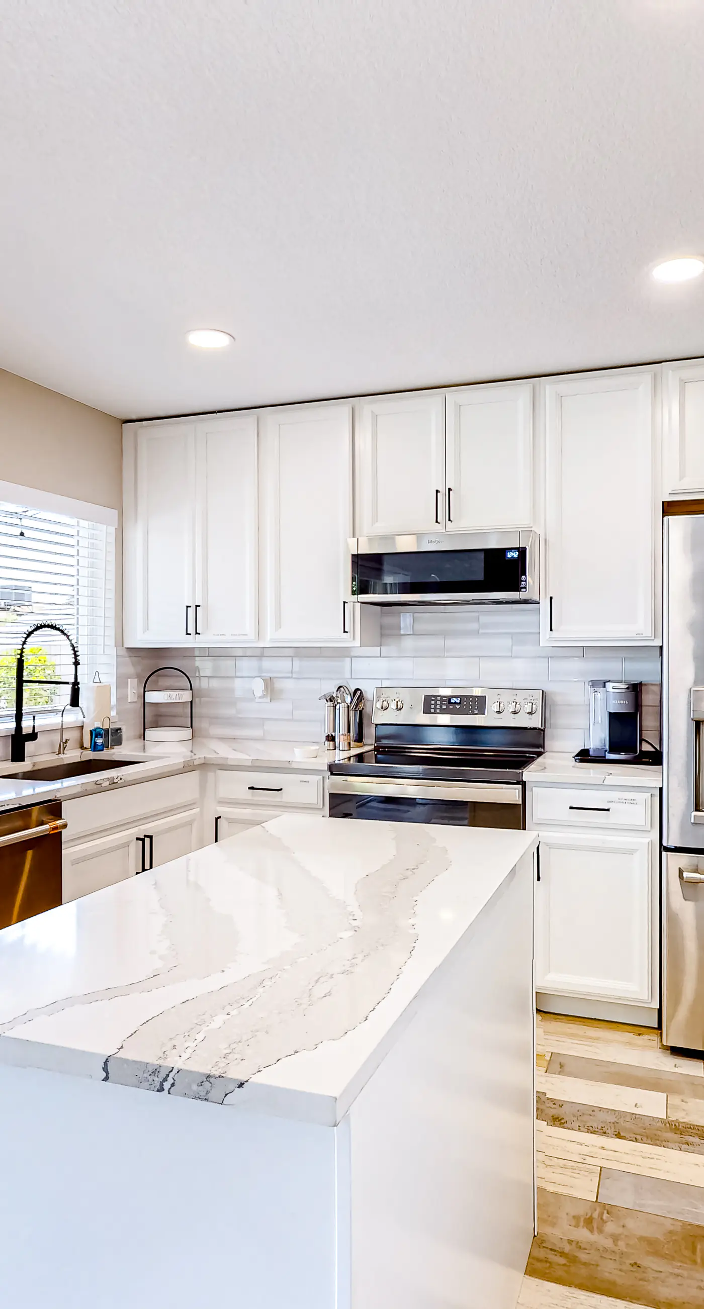 WeeCasa-Poolside Paradise